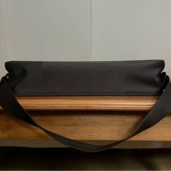 CHRISTMAS SPECIAL LOUIS VUITTON Damier Geant Gray Messenger Computer Laptop Bag - Picture 4 of 16